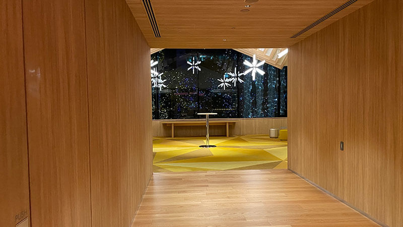 企業忘年会での生演奏｜W OSAKA チャペル貸切パーティー